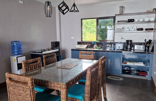 Siquijor Villa | Juvy's Beach House - Entire top floor of exclusive villa just by the beach