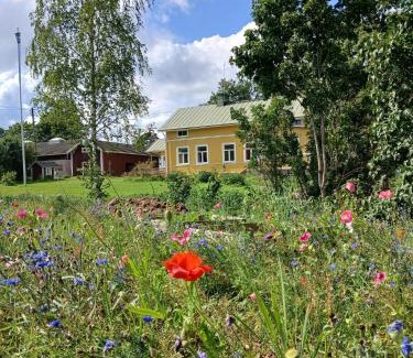Karjalohja Bed & Breakfast | Källgård