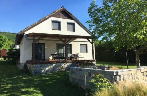 Balatonfured Apartment | Kékesnarancs Vendégház