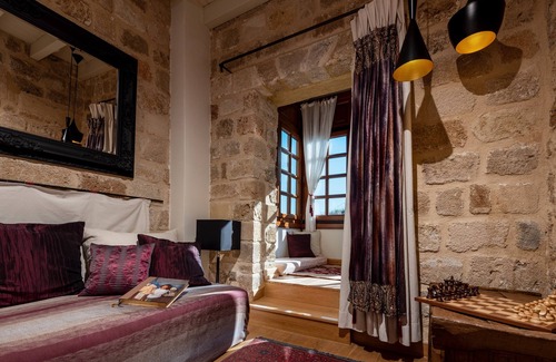 Rhodes Old Town Hotel | Kókkini Porta Rossa