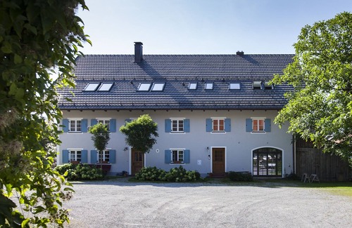 Holzhausen Apartment | Künstlerdorf Holzhausen/Ammersee, 5 * - Charming, spacious apartment