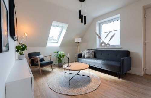 Mildstedt Apartment | Küstenbutze im modernen Style mit Balkon