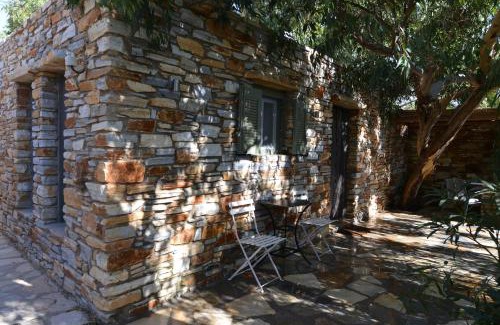 Agios Fokas House | K Homes-Family Stone Suite