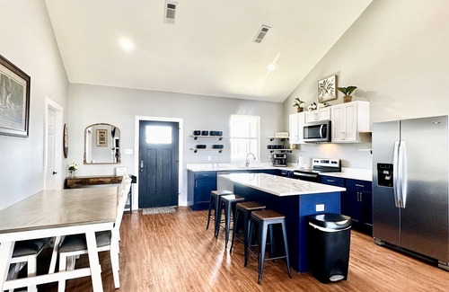 Zwolle House | K&K Getaway! Brand New on the Bend! Tournament Fisherman's Dream!