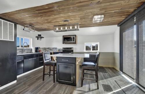 Center Point House | K Loma Vista with Hill Country Views