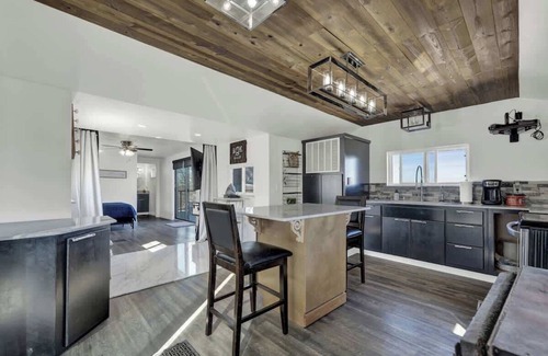 Center Point House | K Loma Vista with Hill Country Views