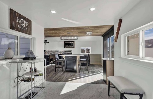 Center Point House | K Loma Vista with Hill Country Views