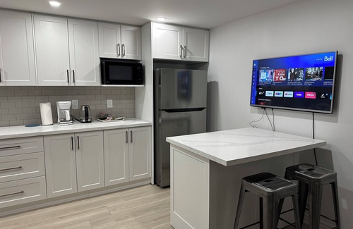 Niagara Falls House | K Niagara Guesthouse(whole basement)