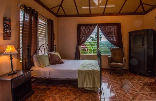 Nosara Hotel | K-Rae's Irish Pub and Inn - Theresita