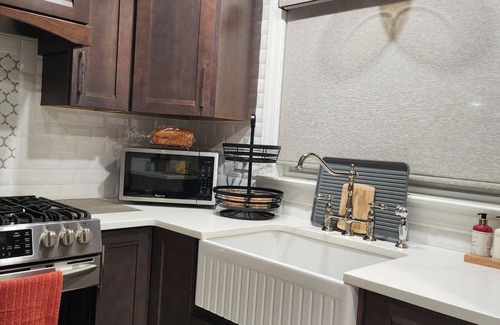 Grant City Apartment | K's Cozy Crib