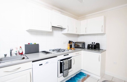 Norwich House | K Suites - Lovely 3 bed House w/free parking