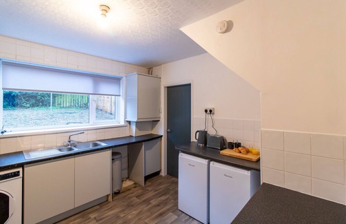 Crawcrook House | K Suites - Lovely 3 bed House w/free parking