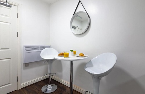 Stirchley Apartment | K Suites - Pershore Road
