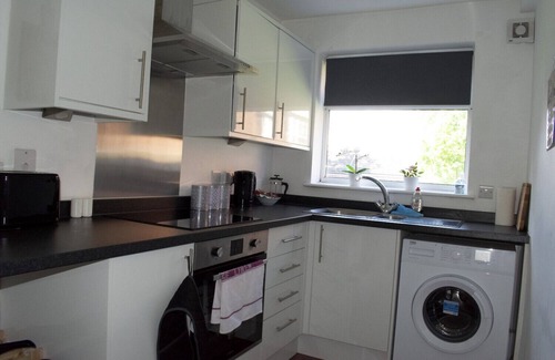 Hinckley Apartment | K Suites - Stunning 2 bed Apt w/free Wi-Fi