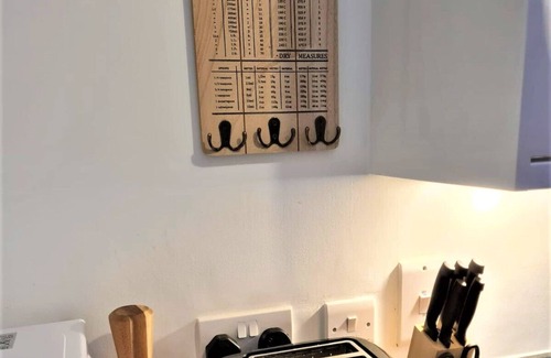 Hinckley Apartment | K Suites - Stunning 2 bed Apt w/free Wi-Fi