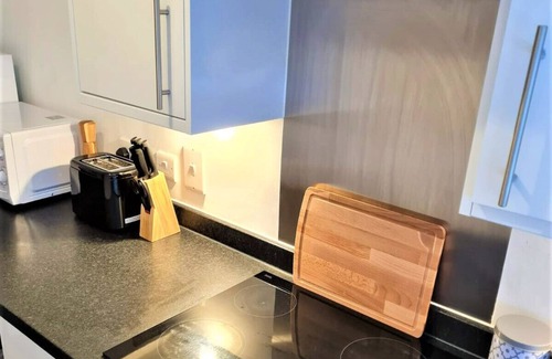 Hinckley Apartment | K Suites - Stunning 2 bed Apt w/free Wi-Fi