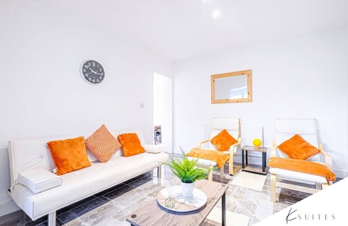 Filton Apartment | K Suites- Stunning 4 bed House w/free parking