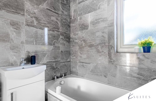 Filton Apartment | K Suites- Stunning 4 bed House w/free parking