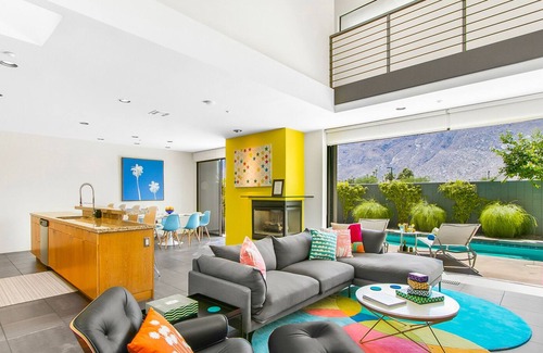 Baristo House | K0646- Posh 2/2.5 Townhome with Private Pool. 5 Minutes to Downtown PS!