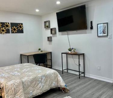 Malton House | K1 Private Bathroom Queen Bed Room