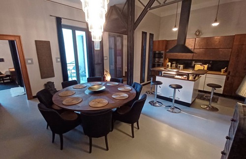 Erzsebetvaros Apartment | K18 Industrial luxury front and rear balcony epicenter of downtown/party area.