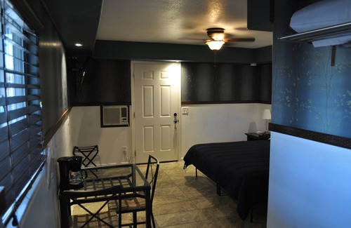 Pahrump Bed & Breakfast | K7 Bed and Breakfast