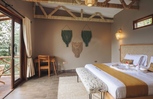 Western Region Cabin | Kaara Gorilla Mountain Lodge