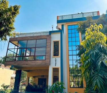 Varanasi Villa | Kaashi Flora (Full Villa - 5 Bedrooms)