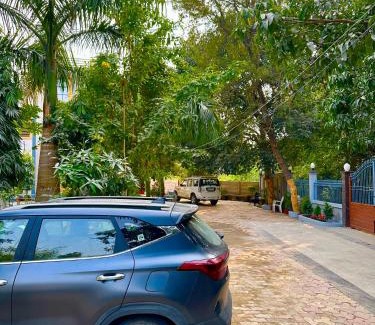 Varanasi Villa | Kaashi Flora (Full Villa - 5 Bedrooms)