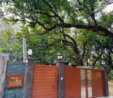 Varanasi House | Kaashi Flora (Modern Suite)
