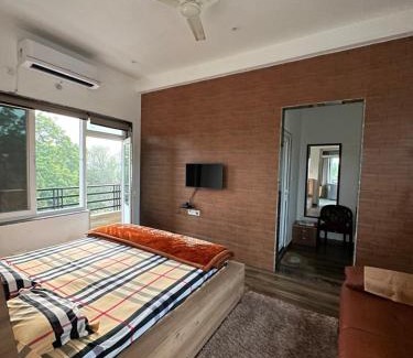 Varanasi House | Kaashi Flora (Modern Suite)