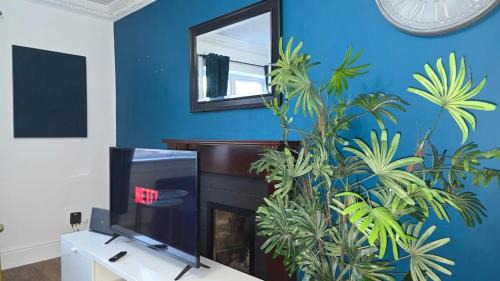 Frecheville Apartment | Kabaka - Comfy Birley 3 Bedroom Home