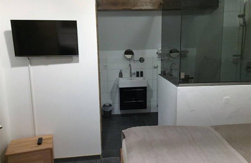Weisenheim am Berg Bed & Breakfast | Kabinett - Holiday apartment - Alter Winzerhof