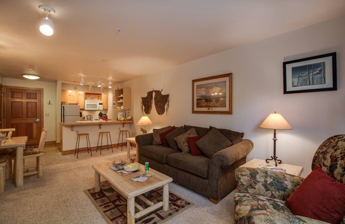 Driggs Condo | KABINO: Community Hot Tub Near Grand Targhee Resort Electric Grill Sleeper Sofa