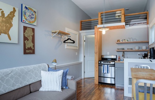 Phinney Ridge House | KABINO: Mini Modern TINY HOME Heart of Green Lake Pet Friendly WiFi Loft up Ladder plus Sleeper Sofa