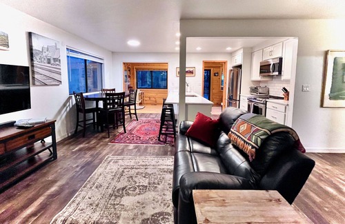 Kachina Village Cabin | Kachina Tall Pine Cabin w/Decks and Amazing Viewsn