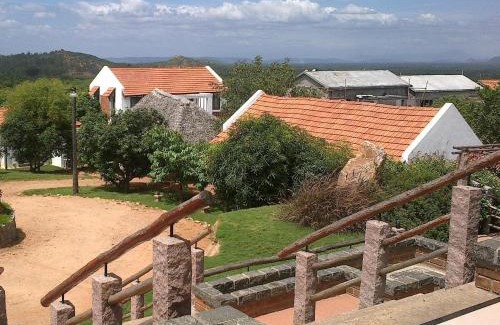 Saranthangi Resort | Kadambavanam Ethnic Village Resort