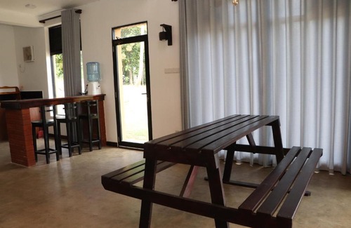Mahawewa Villa | KadupitiOya Bungalow
