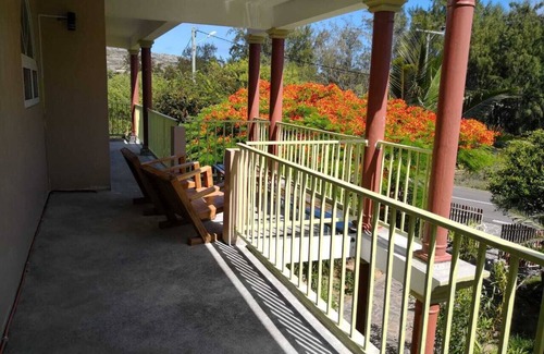 Coromandel House | Kafé Marron: Guesthouse, 100m from beach. 4 rooms for rent, half-board option