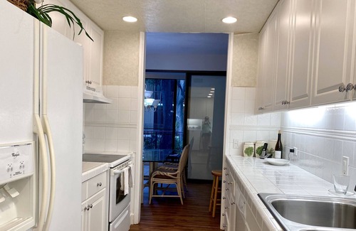 Waialae Iki Apartment | Kahala Beach 2B/2bath/1pkg Condo