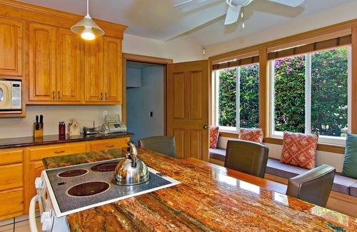 Kahala House | Kahala Estate Upscale Cottage, tennis court, 100 Ft to Beach, great location