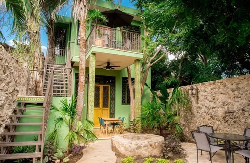 Barrio de Santiago House | Kahlo Room, Lotto House
