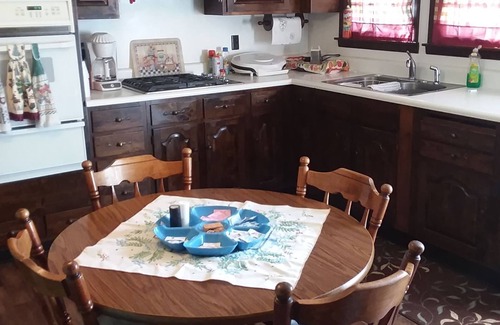 Kahoka House | Kahoka, MO Family Lodging