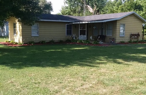 Kahoka House | Kahoka, MO Family Lodging