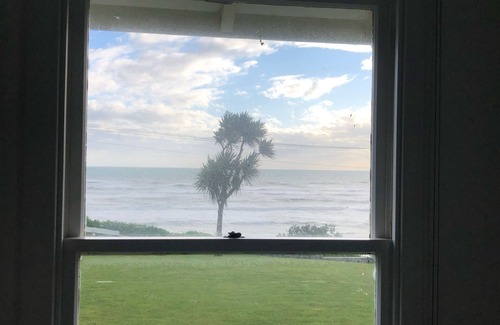 Kai Iwi House | Kai Iwi Beach House. Close to a fantastic west coast beach. Amazing views.