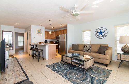 Rum Point Condo | Kaibo Dreams: Beachfront Paradise w/Shared Pool & Hot Tub; Walk to Restaurants & Starfish Point
