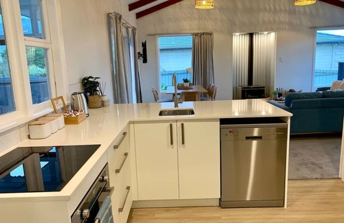 Kaikoura Apartment | Kaikōura eMotel - Two Bedroom Suite