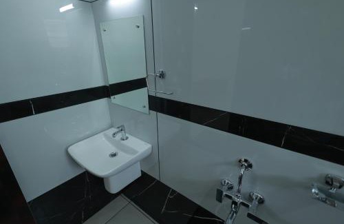 Neyyattinkara Hotel | Kailasam Residency
