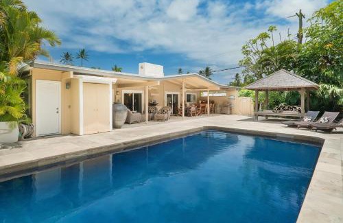Kalama Tract House | Kailua Beachside home