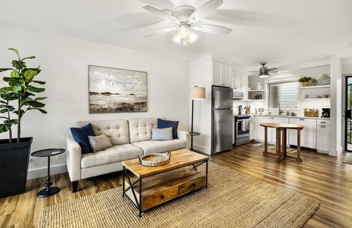 Historic Kailua Village Condo | Kailua Village #701: Top Floor, Corner Penthouse Remodeled in Downtown Kona.